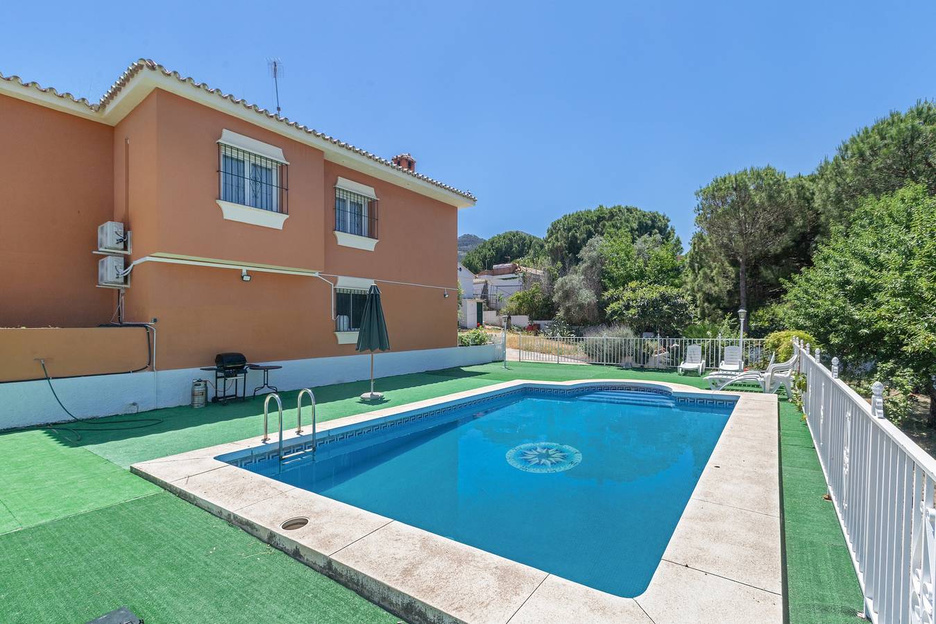 Villa 'Nature Pinos De Alhaurin' with Mountain View, Wi-Fi and Air Conditioning in Pinos de Alhaurín, Alhaurín de la Torre