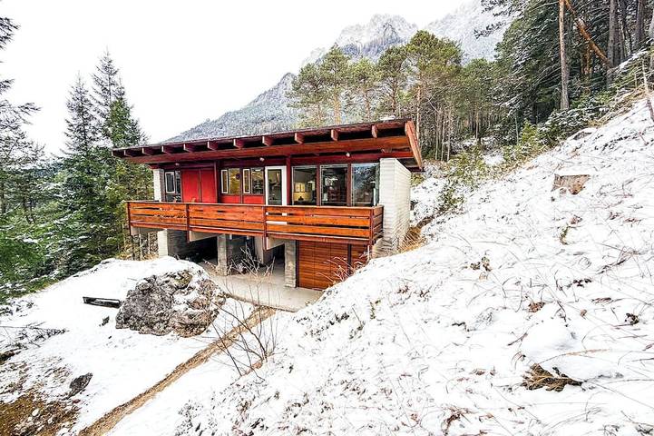 Ferienhaus für 6 Personen, mit Whirlpool und Terrasse sowie Garten und Pool in Borca di Cadore