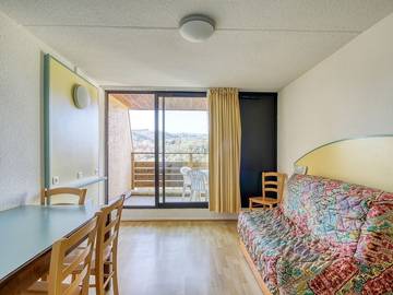 Gîte pour 5 personnes, avec balcon à Miremont