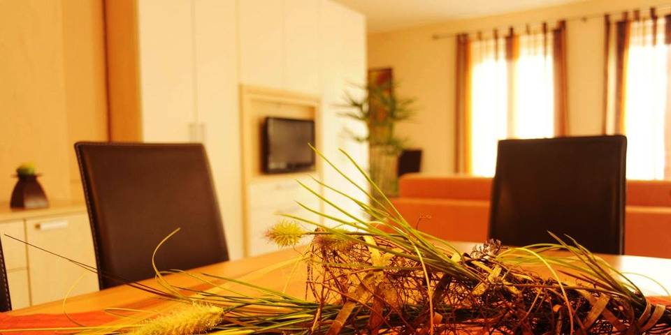 Ferienwohnung für 6 Personen, mit Ausblick und Balkon, kinderfreundlich in Ediger-Eller