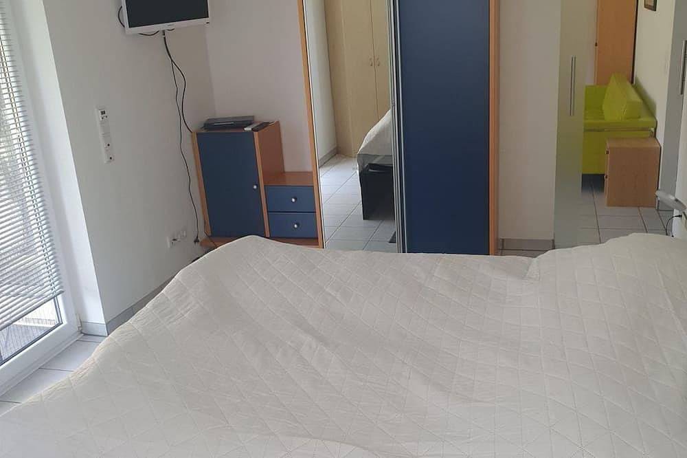 Ganze Wohnung, Ferienwohnung Bunter Hund - Appartement/Fewo, Dusche, Wc, 1 Schlafraum in Hausen (Wied), Rheinland-Pfalz