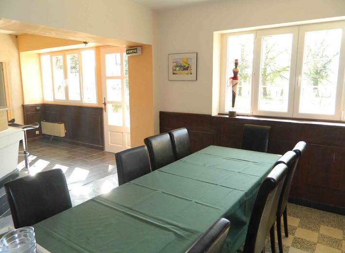 Gîte pour 10 personnes, avec piscine ainsi que jardin et terrasse, animaux acceptés à Saint-Vincent-de-Cosse - 4