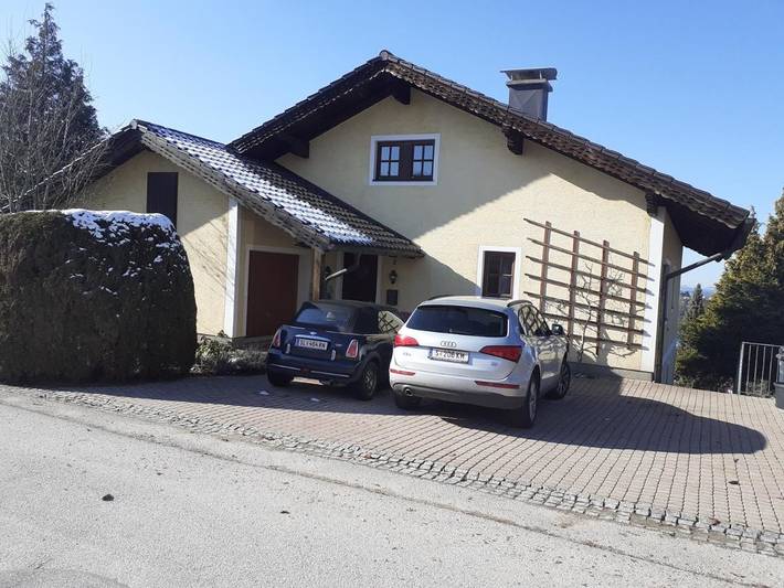 Ferienwohnung für 4 Personen, mit Terrasse und Garten sowie Ausblick