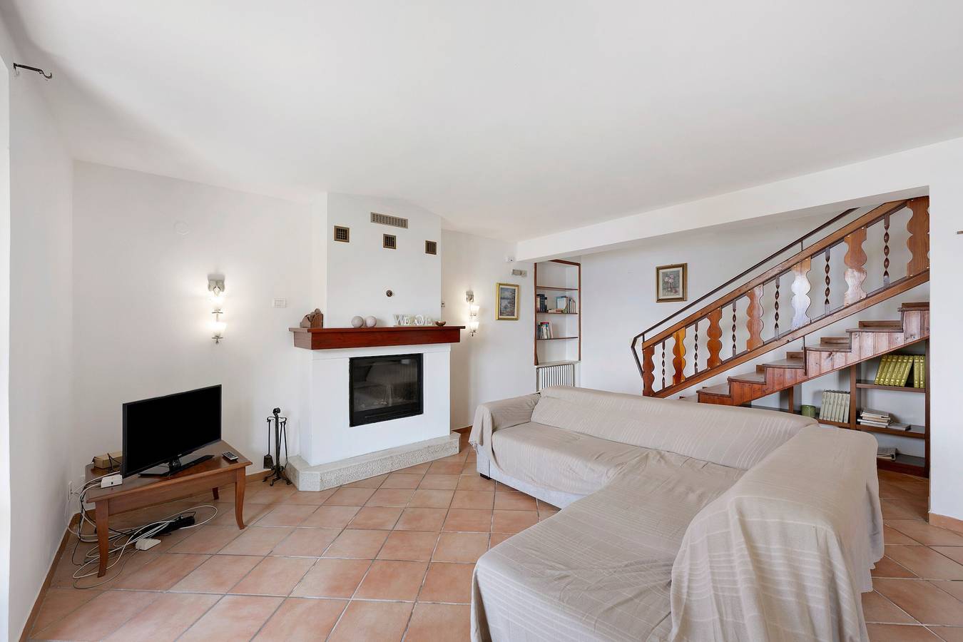 Casa Anna: Uitzicht op het Gardameer, 1.500 m² Privétuin en Privéterrassen in Torri del Benaco, Garda Bergen