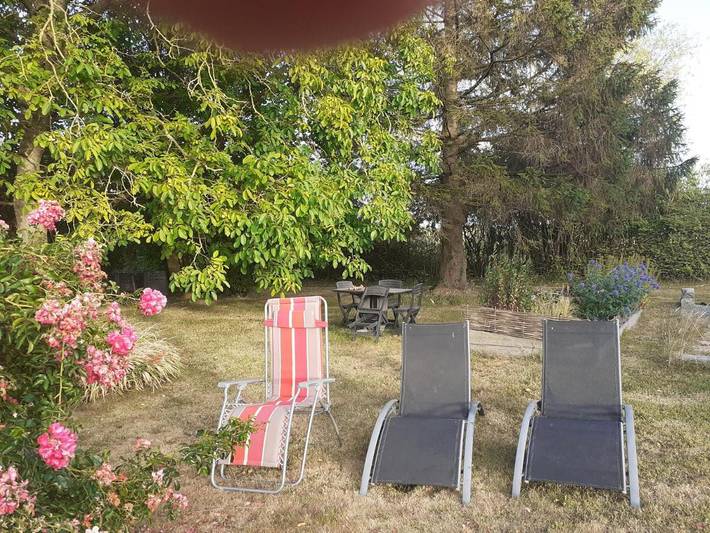Location de vacances pour 2 personnes, avec jardin ainsi que vue et terrasse à Langrolay-sur-Rance - 4
