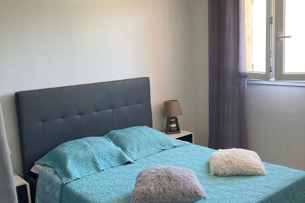 Appartement entier, Location d un rez de chaussée de villa sur les hauteurs de Piana in Piana, Région d'Ajaccio