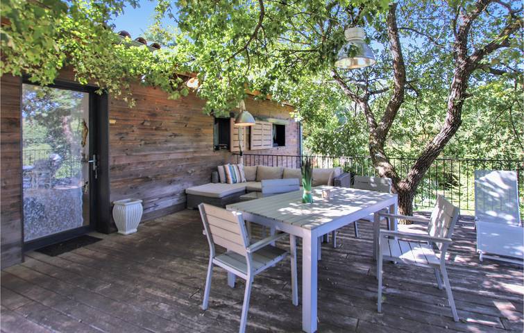 Location de vacances pour 4 personnes, avec jardin ainsi que piscine et terrasse à Saignon - 4