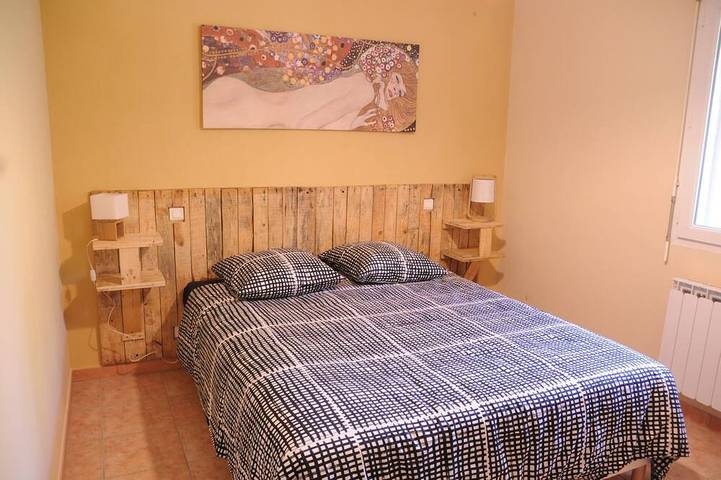 Location de vacances pour 6 personnes, avec jardin ainsi que terrasse et piscine, animaux acceptés à Althen-des-Paluds - 2