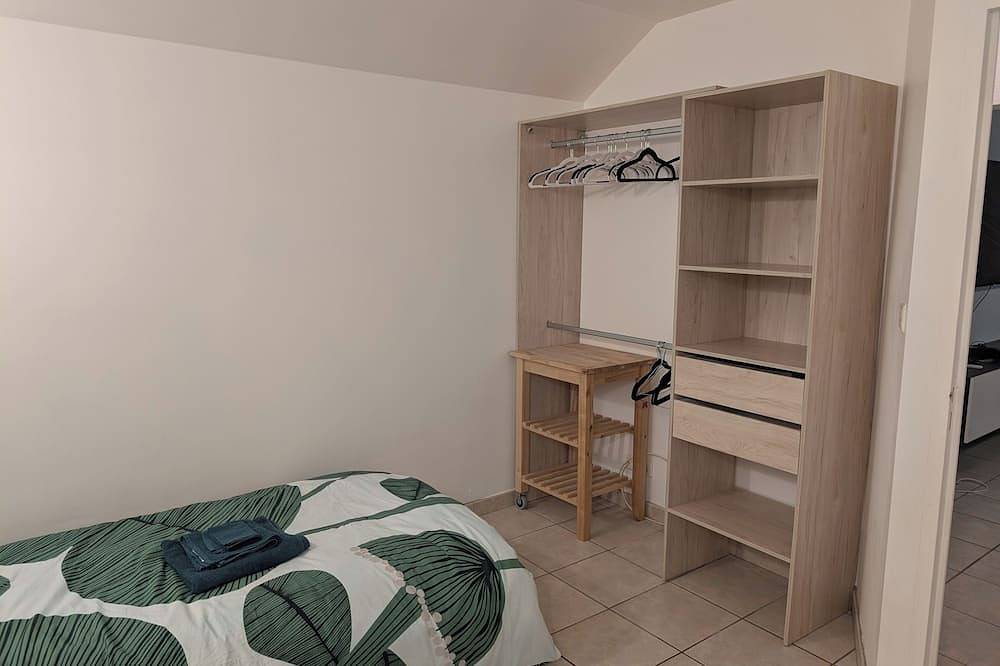 Appartamento intero, Swimming pool, jacuzzi, terrace and games for young and old, 5km from Switzerland! in Hérimoncourt, Doubs