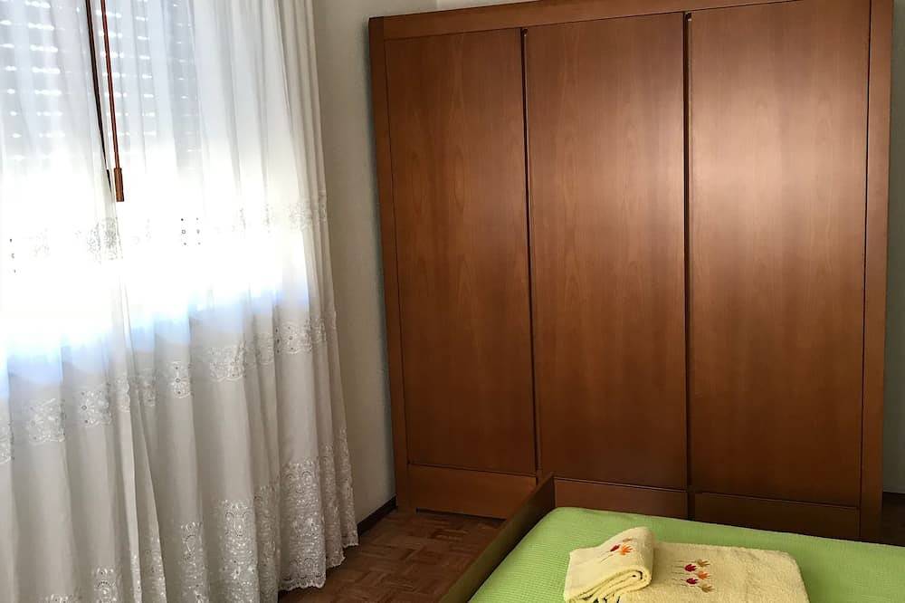 Apartamento inteiro, Apartamento T3 - Free Wi-Fi - 500m a pé da praia - Praia da Vieira in Praia da Vieira, Vieira de Leiria