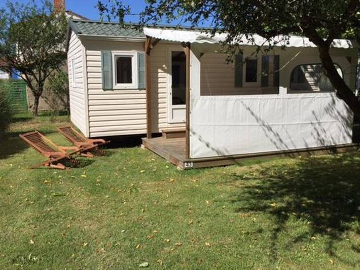 Mobile home for 4 people, with pool and terrace, with pets in Vendays-Montalivet