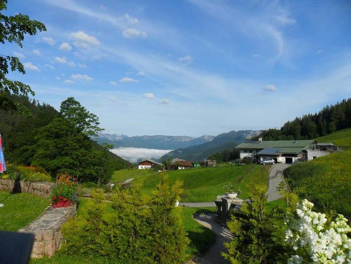 Berggasthof Pechhäusl - Doppelzimmer Schneerose, für 1-3 Personen mit Dusche und Wc in Berchtesgaden, Bayerische Alpen