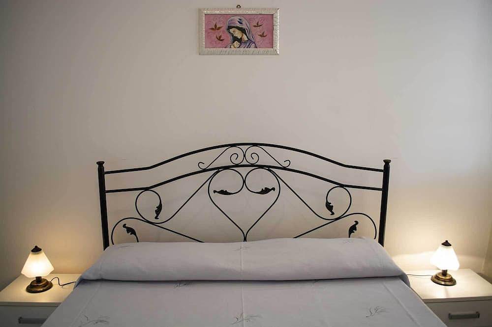 Geheel appartement, Mooi Appartement Met Twee Kamers Met Gemeubileerd Terras in Gagliano del Capo, Provincie Lecce