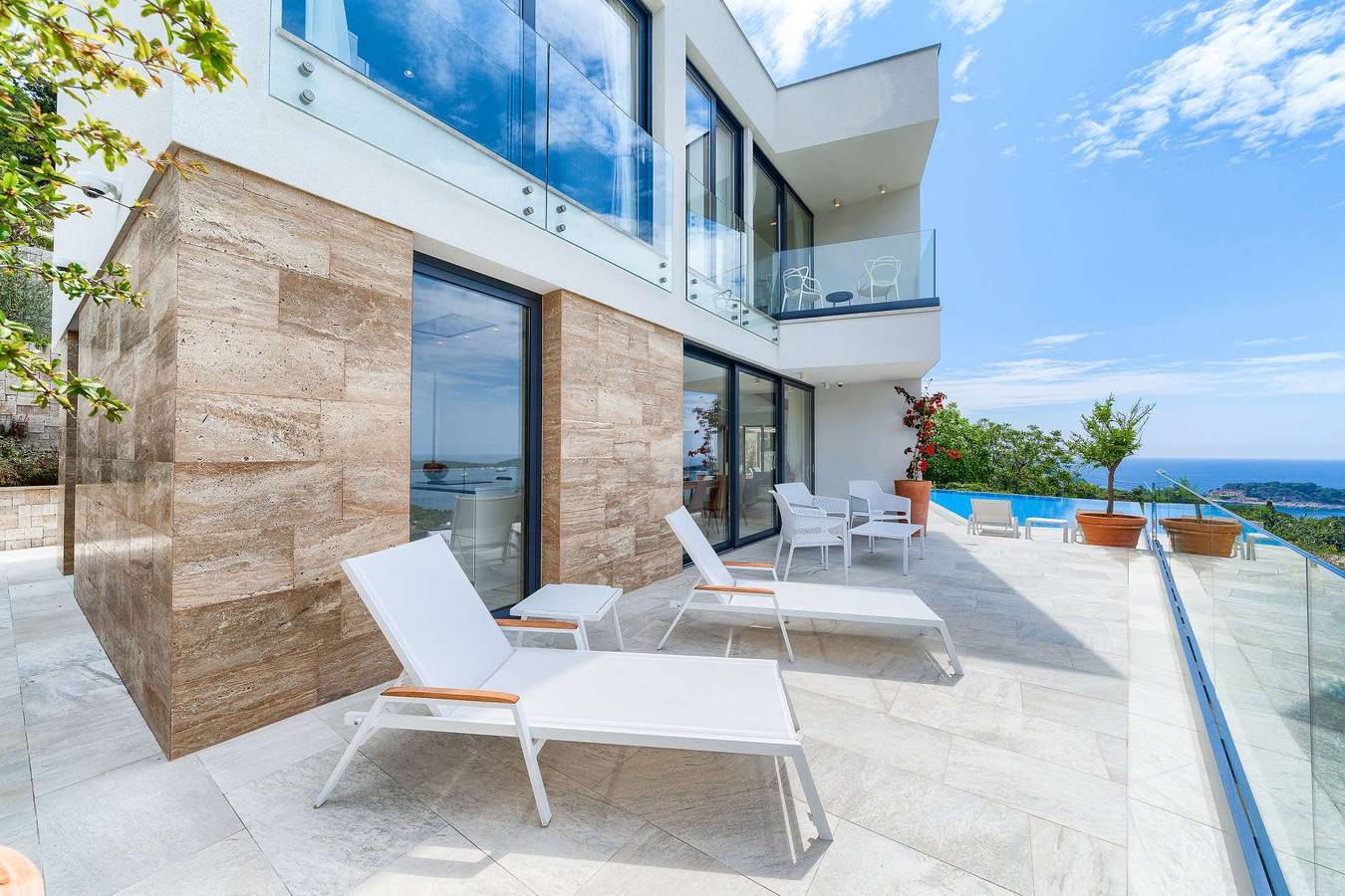 Luxusvilla Royal, moderne Neubauvilla Royal mit Blick auf die Stadt Hvar und die Inseln in BONJ, Hvar Stadt