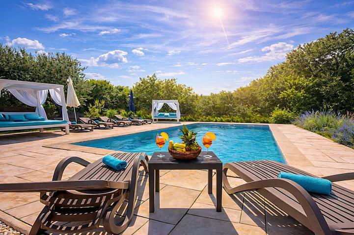 Gîte pour 9 personnes, avec jardin et jacuzzi, animaux acceptés en Croatie