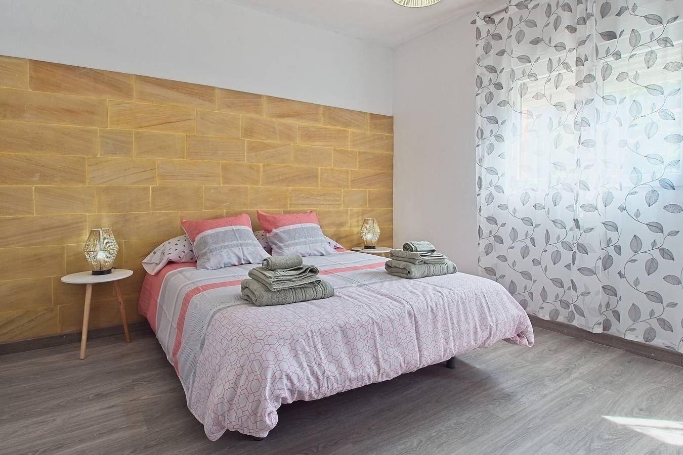 Apartamento entero, Apartamento 'Leopoldo Ii' con vistas a la montaña, piscina compartida y Wi-Fi in Carballeda de Valdeorras, Provincia de Orense