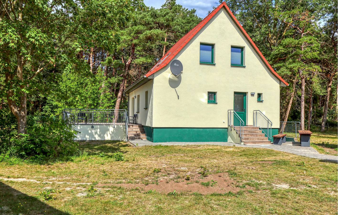 Ganze Ferienwohnung, Gemütliche Wohnung im Erdgeschoss mit WiFi, TV und Parkplatz 300 m vom Strand entfernt in Drewoldke, Juliusruh