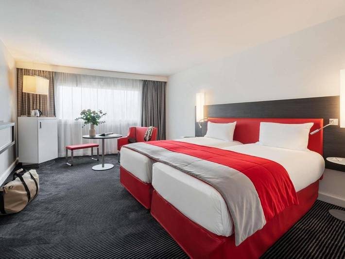 Hôtel pour 4 personnes, avec piscine et terrasse, animaux acceptés