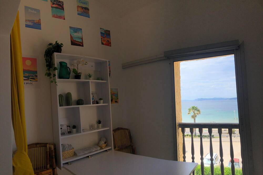 Hel lejlighed, 🔆 At Brusc: Facing the beach Parking, Sheets, Wifi all included! 🔆 in Le Brusc, Six-Fours-les-Plages