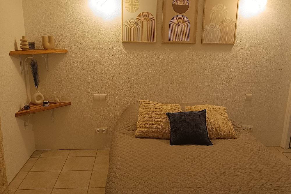 Villa Alexandra, room for rent, 10 min from the lake, Wedding, Hiking, Hunting. in Les Adrets-de-l'Estérel, Massif de l'Esterel