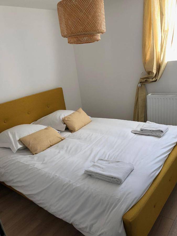 Appartement entier, Prestige Sainte Cécile 7 - T3 central -jardin partagé in Vichy, Région de Vichy