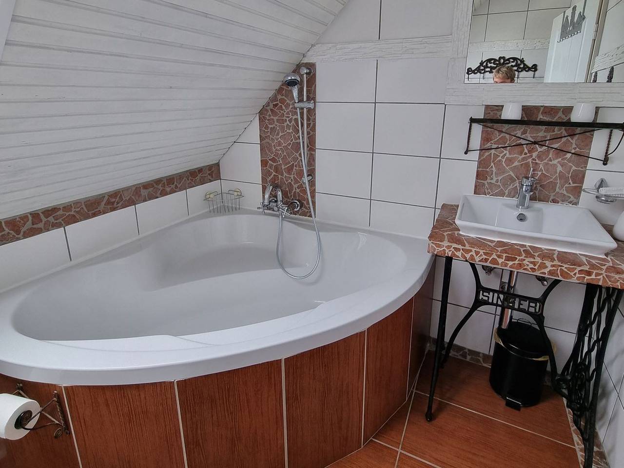 Ganze Wohnung, Komfortable Ferienwohnung Klönschnack mit Garten, nahe Nordseestrand und Zentrum in Burhave, Butjadingen