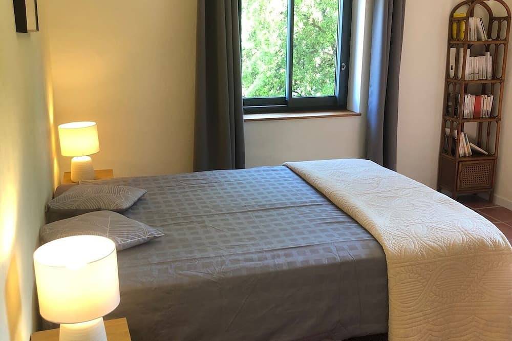 Villa with large terrace overlooking the bay of Cannes and the Esterel mountains in Les Adrets-de-l'Estérel, Massif de l'Esterel