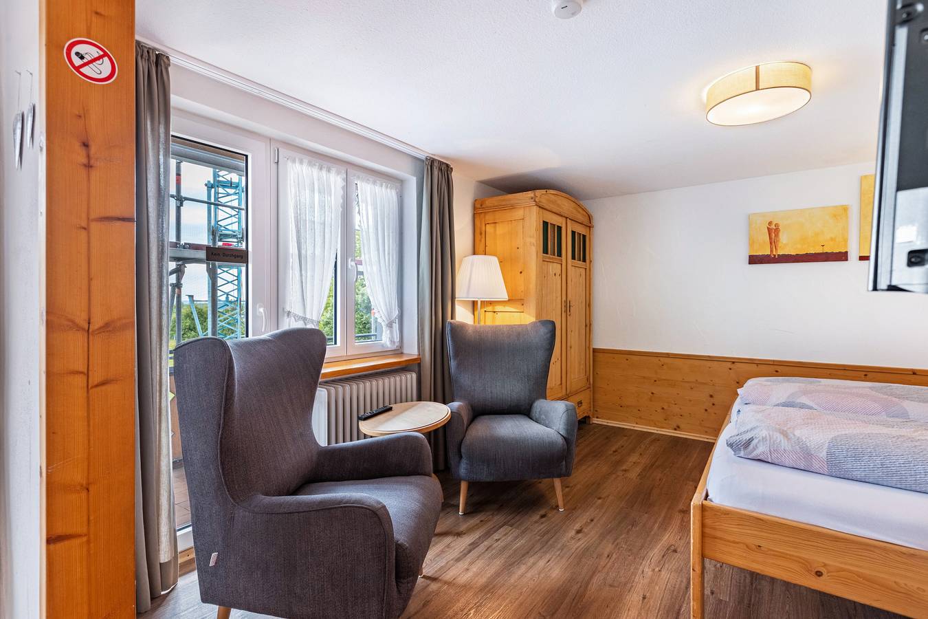 Ganzes Studio, Einzimmerapartment 'Apartment 2' mit Gemeinschaftsgarten, Balkon und Wi-Fi in Donaueschingen, Mittlerer Schwarzwald