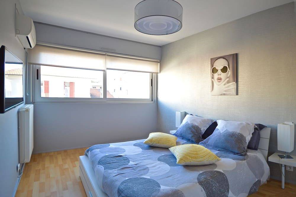 Hel lejlighed, All Comfort 50m from the beach, close to shops and train station, in the Heart of Juan les Pins in Juan-les-Pins, Antibes