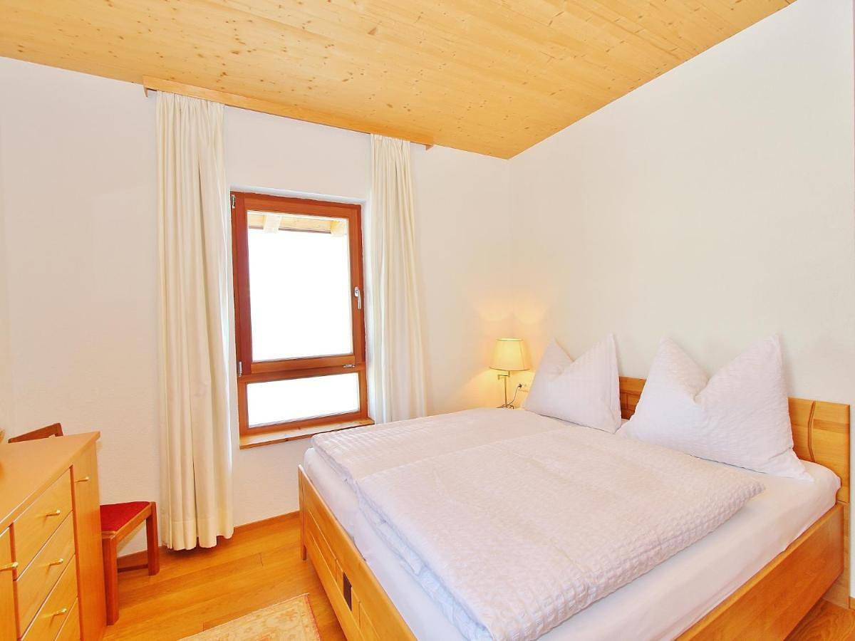 Ganze Wohnung, Chalet in St Johann by Ski Slope in Sankt Johann in Tirol, Kaisergebirge