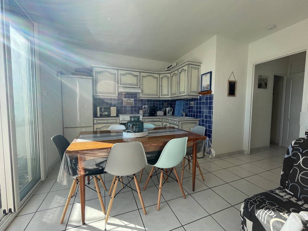 Entire apartment, Saint-Cyprien: 2-room apartment, sleeps 5, balcony, parking, near beach in Saint-Cyprien-Plage, Saint-Cyprien