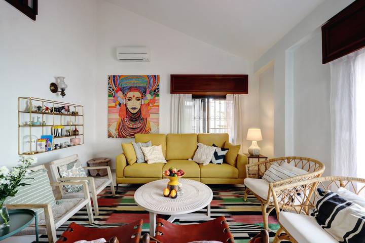 Vacation Home 'La Casa de Manuel' Close to the Beach with terrace in Estepona Old Town, Estepona