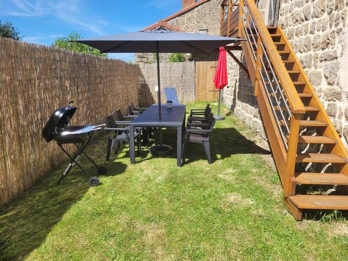 Location de vacances pour 8 personnes, avec terrasse et jardin à Valprivas - 4