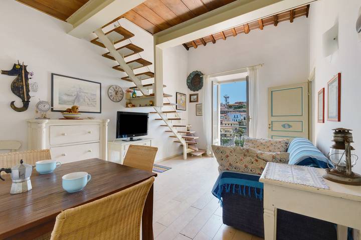 Appartamento intero, Appartamento 'Il Borgo Cavour' con Vista Mare e Aria Condizionata in Capoliveri, Arcipelago Toscano