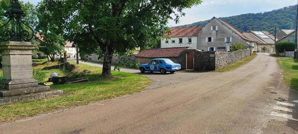 Appartement de vacances entier, Two-Bedroom Suite in Bonnefontaine, Jura Francais