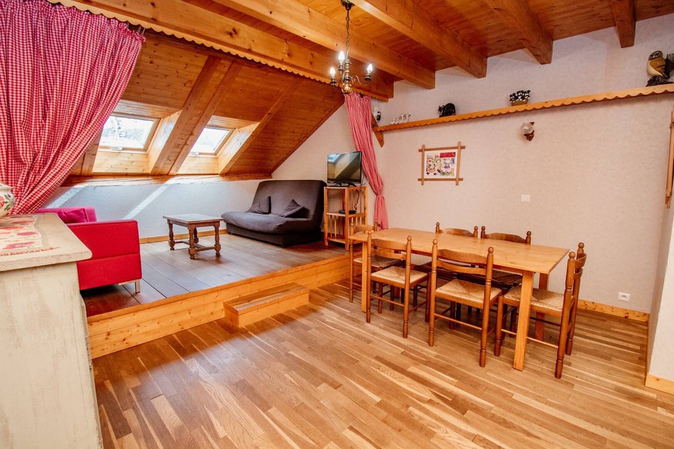 Ganze Wohnung, Appartement Le Mont d’Or – Gîte La Grange im Comtoiser Bauernhaus in Mouthe-Lac et Mont d’Or, Französischer Jura
