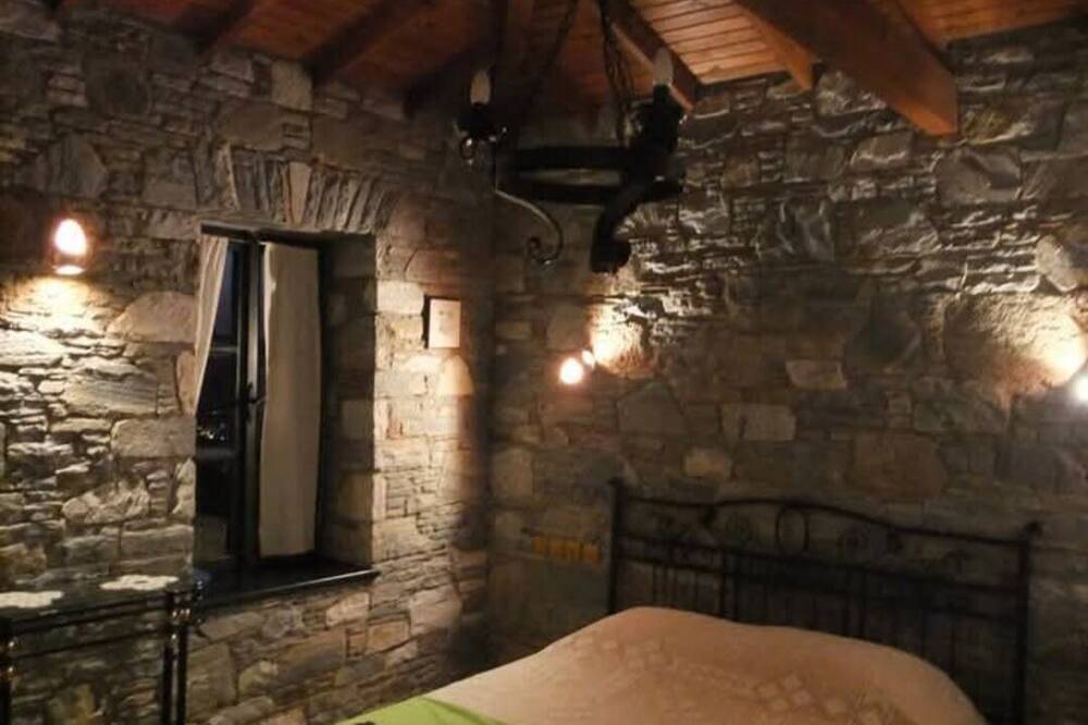 Adorable 2 bedrooms villa with swimmingpool Ac in peaceful Kirazlı Kusadasi Efes in Kusadasi, Turkish Aegean