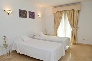 Beach House for 10 People in Elviria, Marbella, Photo 4