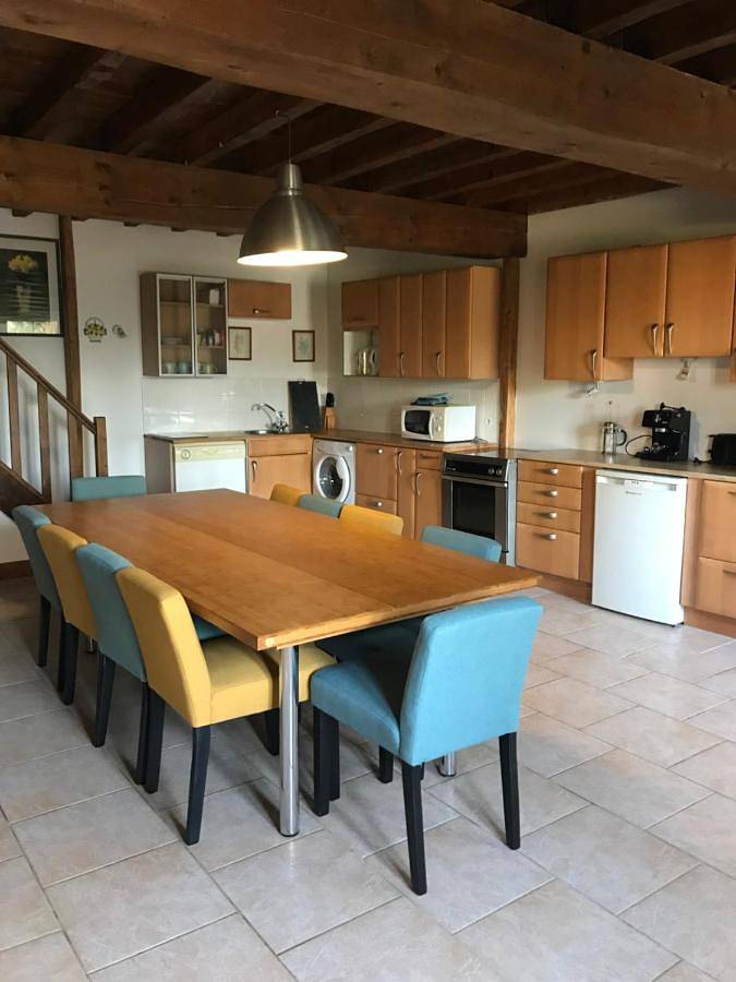 Location de vacances pour 20 personnes, avec piscine et jardin à Dœuil-sur-le-Mignon - 4