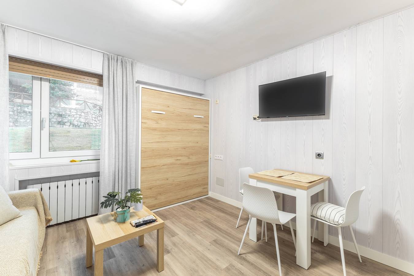 Ferienhaus 'Loft Relajante Est Esquí La Pinilla' mit Bergblick & Gemeinschaftsgarten in La Pinilla, Cerezo de Arriba