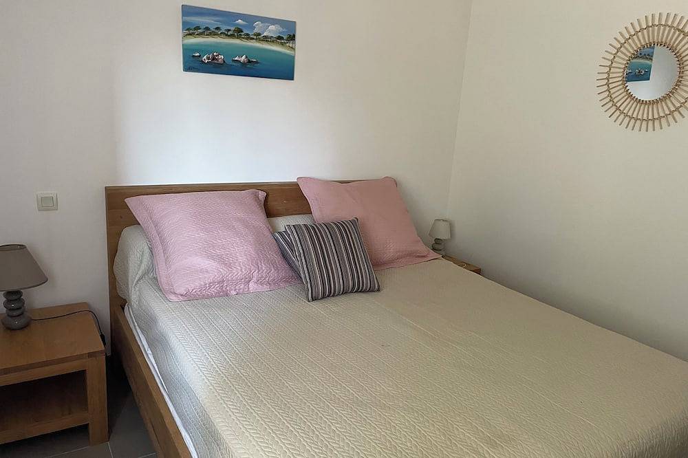 Appartement entier, Appartement dans résidence avec piscine et gardien, plage à pied in Pinarellu, Zonza