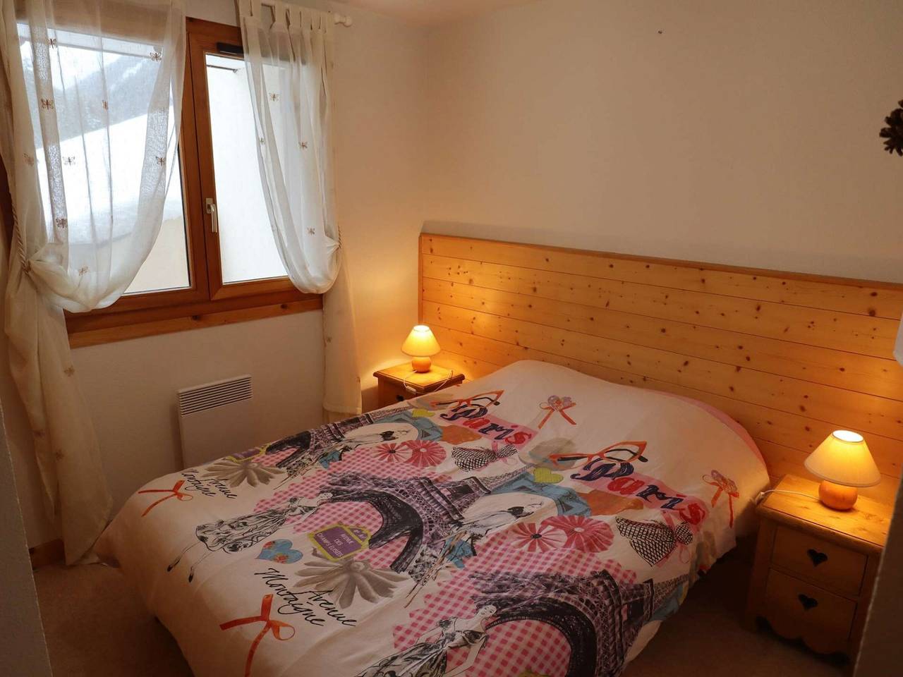 Entire apartment, Sunny Apartment in Beaufort: 2Br, 4-6 Guests, Parking, Terrace, Stunning Mountain Views in Arêches, Beaufort (Rhône-Alpes)