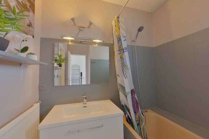 Ganze Wohnung, Studio mit Meerblick, WLAN, für 4 Personen in Larmor-Plage in Larmor-Plage, Côte des Mégalithes