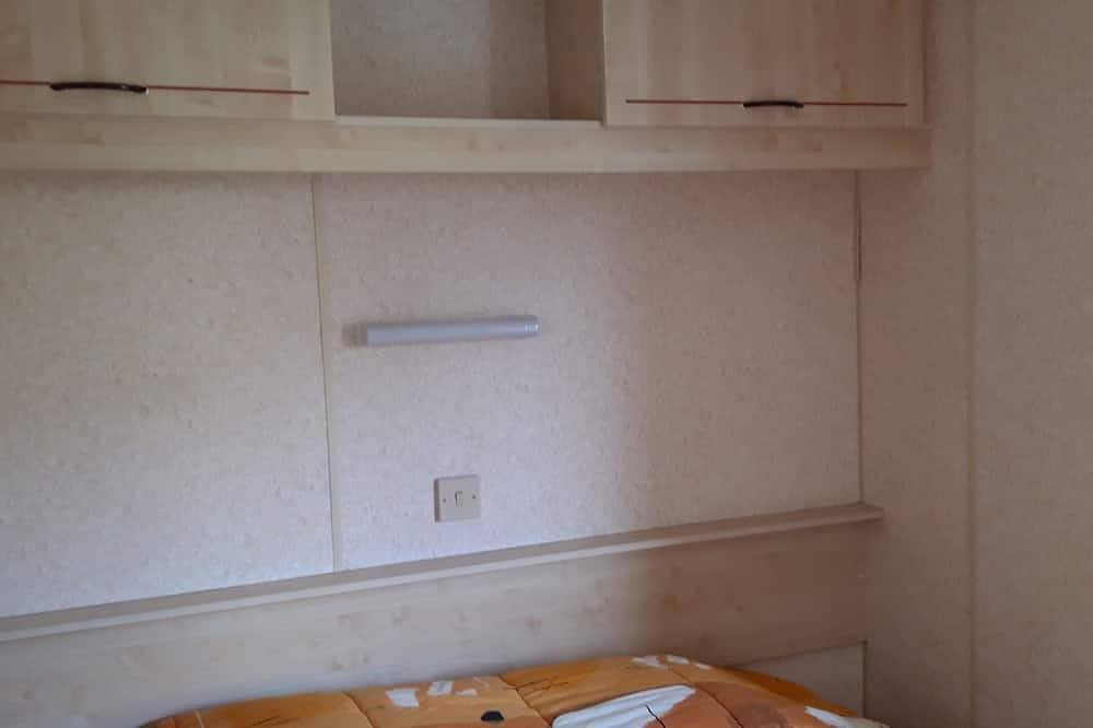 Mobile home on private land in Saint-Martin de Bréhal, Bréhal