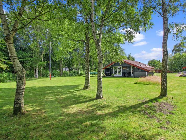 Ferieudlejning for 6 personer, med terrasse i Jegum