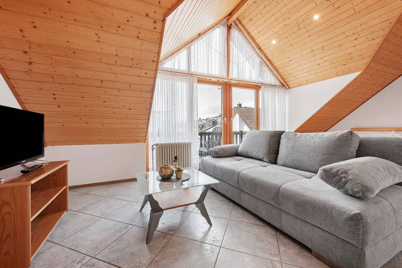 Ganze Wohnung, Apartment Holder mit Balkon und Wifi in Bodman-Ludwigshafen, Obersee (Bodensee)