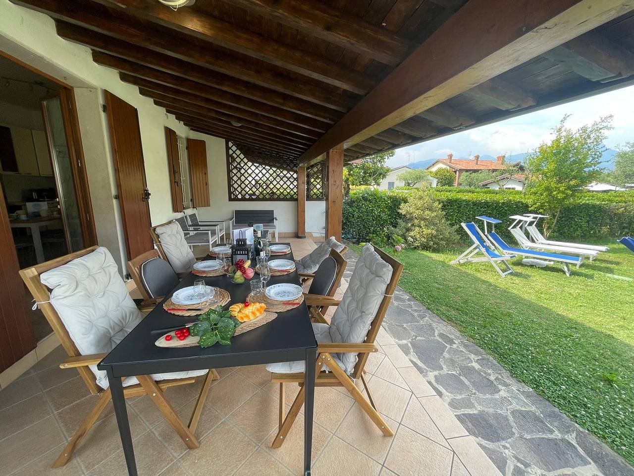 Villa Dolce Riva Lake Escape in Spiaggia Romantica (Manerba del Garda), Manerba del Garda