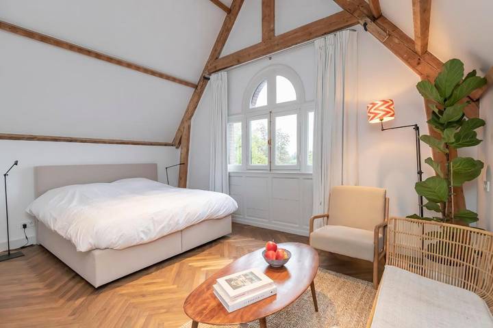 Pension voor 3 personen, met Tuin en Uitzicht in Amsterdam Zuid