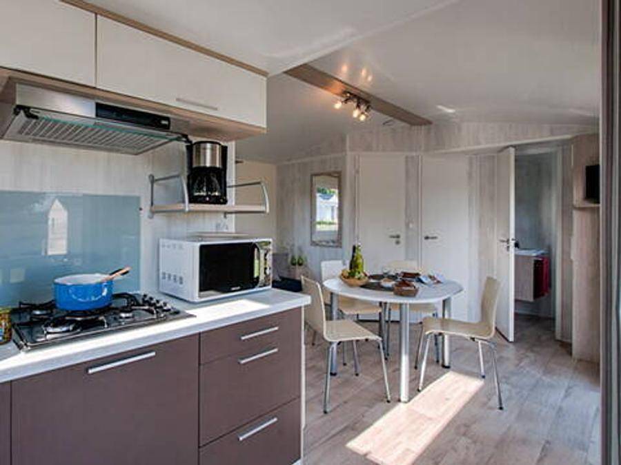 Camping la Vallée - Mobilhome 4 personnes - Comfort | 2 Ch. | 4 Pers. | Terrasse surélevée non couverte | Tv in Saint-Sauveur-de-la-Mer, Région de Lisieux