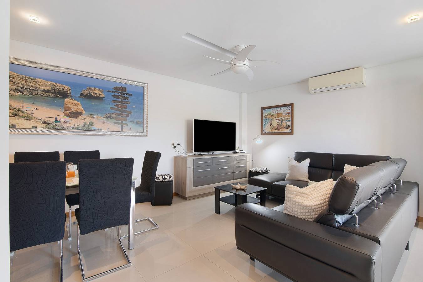 Entire apartment, Apartment in the Old Town with Shared Pool, Garden & Wi-Fi in Albufeira, Faro District
